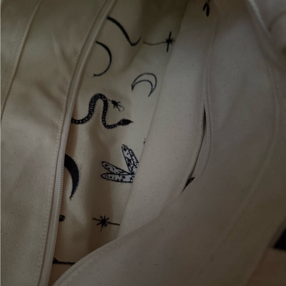 baggu ballet witch embroidered duck tote - Picture 2 of 3